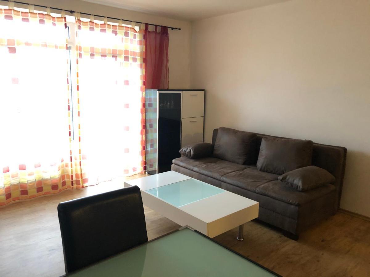 L&B Lake View Modern Apartment リプノ・ナト・ヴルタヴォウ エクステリア 写真